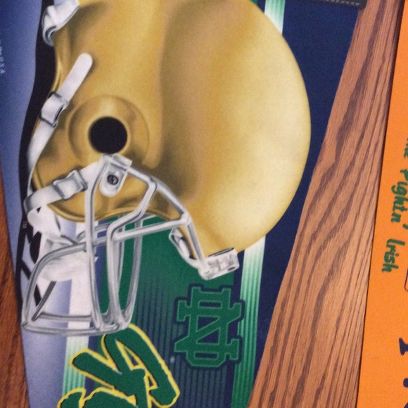 Notre Dame Pennant Set - Picture 4 of 6
